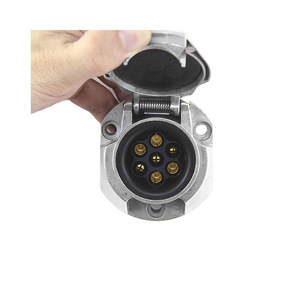 ISO/CE/RoHS トラック使用アルミ電気 7Pin <span class=keywords><strong>12</strong></span> <span class=keywords><strong>V</strong></span> トレーラーソケット