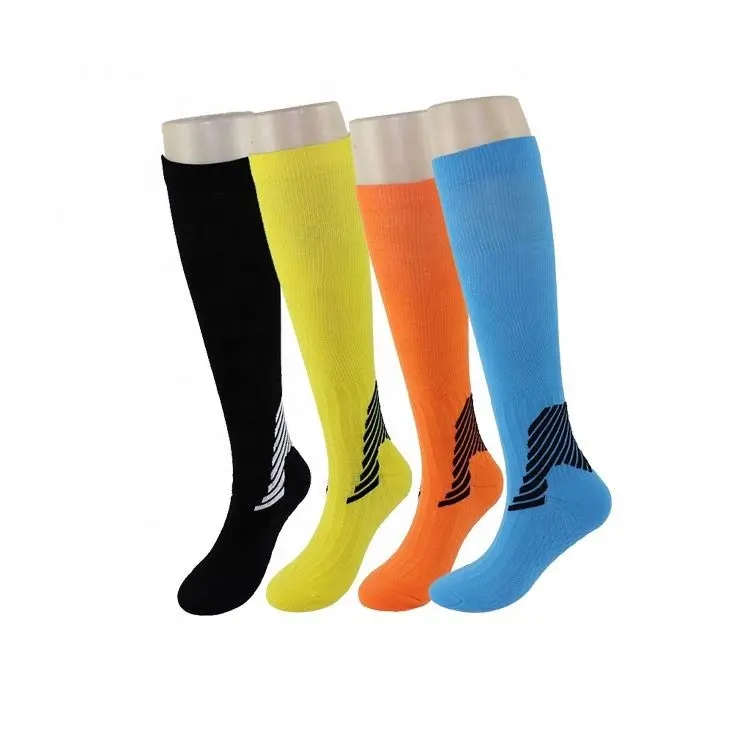 En gros À La Mode Personnalisé Couleur Unie Genou Haute Facile À Sécher Sport Compression Coton Hommes Chaussettes