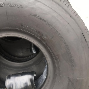 トレーラータイヤ10.00R15 8.25r15 Lowプラットフォームラジアルチューブタイヤ