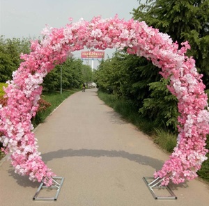 装飾的な花の丸い形のウェディングサークルフープメタルフラワーアーチサークルウェディングアーチフレーム
