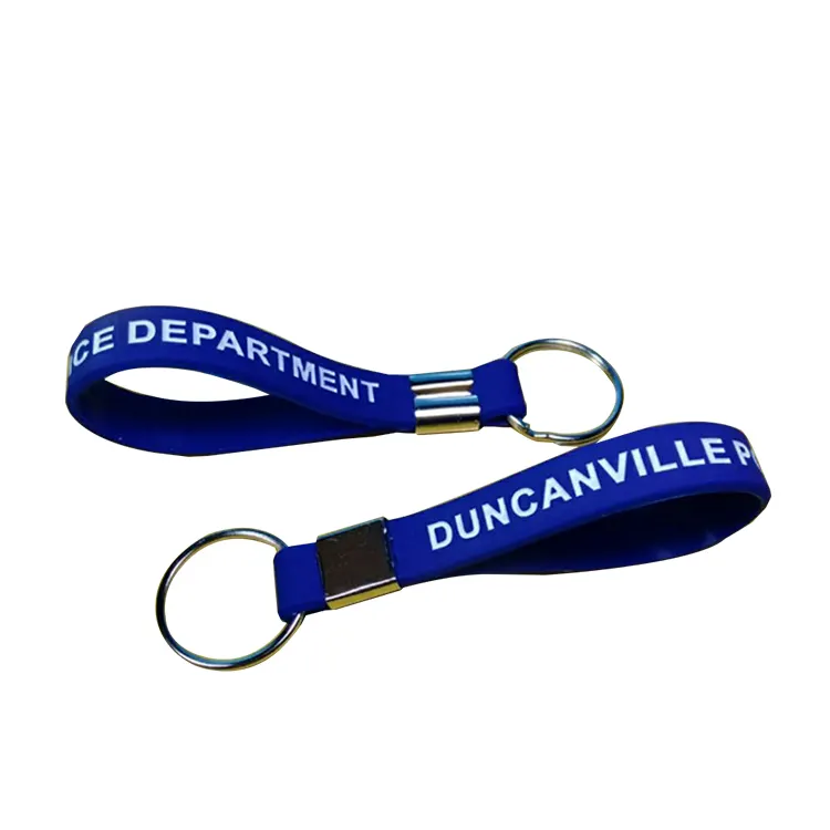 Atacado Design Personalizado Debossed Logo Soft Silicone Wristband Keychain para Presente Promocional