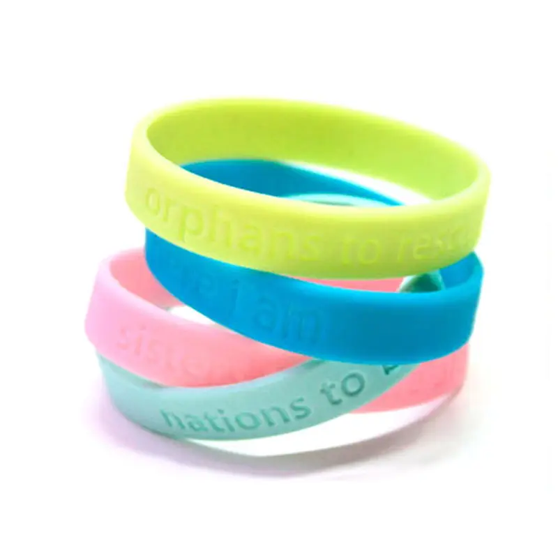 Promozionale eco-friendly inciso a mano braccialetto in silicone fluorescente bead id wristband del braccialetto di gomma con fibbia in metallo