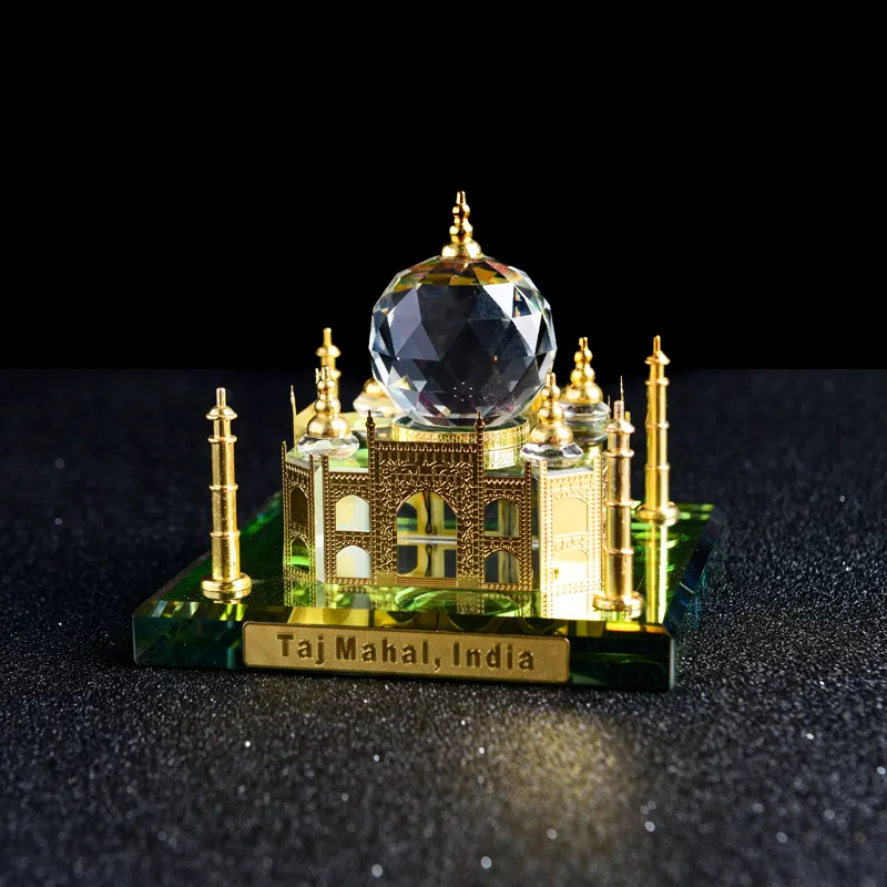 Suvenir Turis India Taj Mahal Model Berlapis Emas 24K Kristal