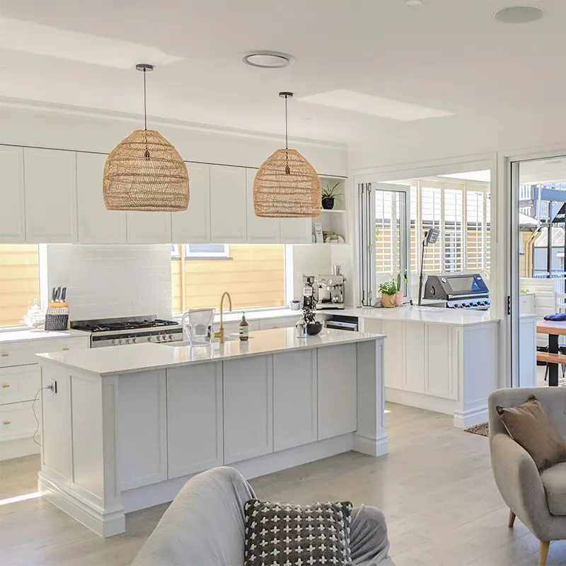 2022 Vermonhouse White Lacquer Shaker MDF Kitchen Cabinet For Villas In Brisbane