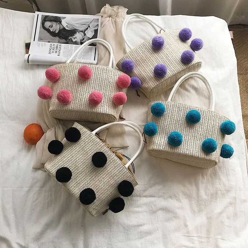 Bolso de paja hecho a mano para mujer, bolsa de mano con bola de lana de colores, para la playa