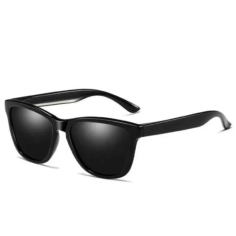 2020 las lentes polarizadas con UV400 promocional de plástico PC caso de gafas de sol Unisex de alta de gafas de sol de lujo 300 piezas