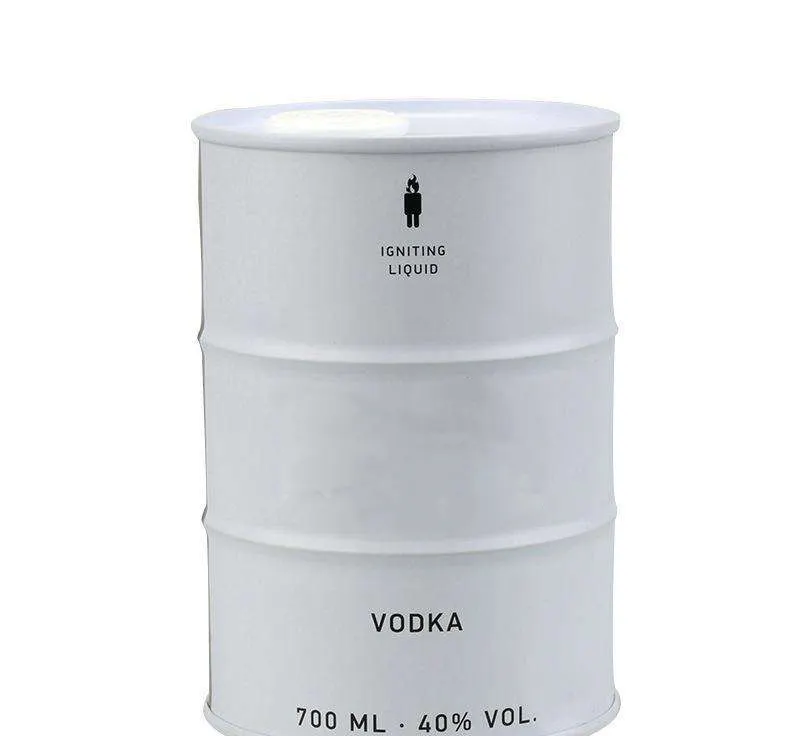 Latas de lata de metal para vodka, lata de metal de 700ml, 40% vol, todo tipo de color, China