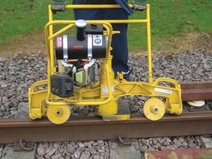 Gm-2.2 电动型材磨床导轨磨床价格导轨磨床