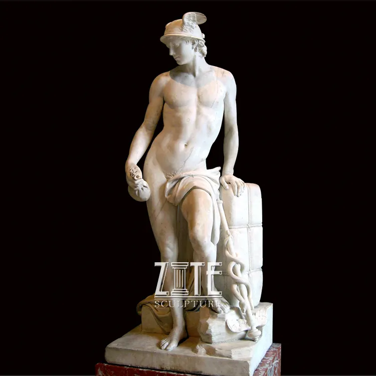 刻まれた古典的な大理石の裸の男性の彫刻石の筋肉の男の像