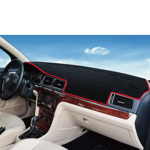 Tedarikçi tasarım logo <span class=keywords><strong>dush</strong></span> mat güneş geçirmez 100% polyester araba dashboard kapak için HONDA VEZEL