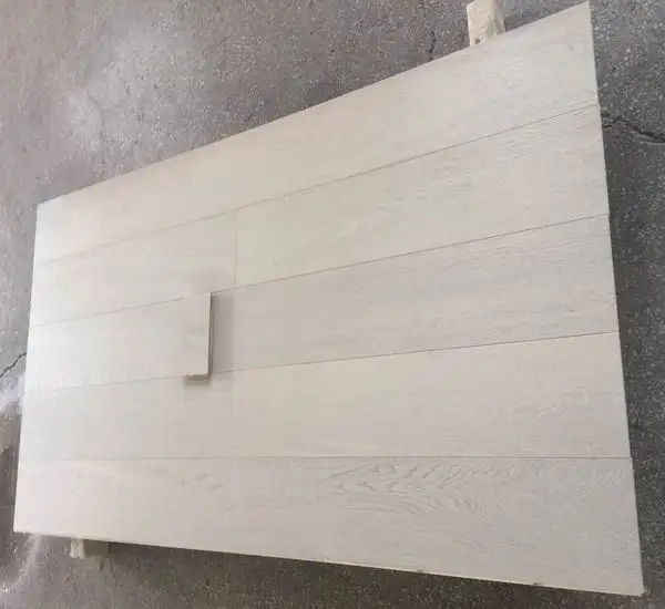 Pavimentazione in legno ingegnerizzato rovere lavato bianco