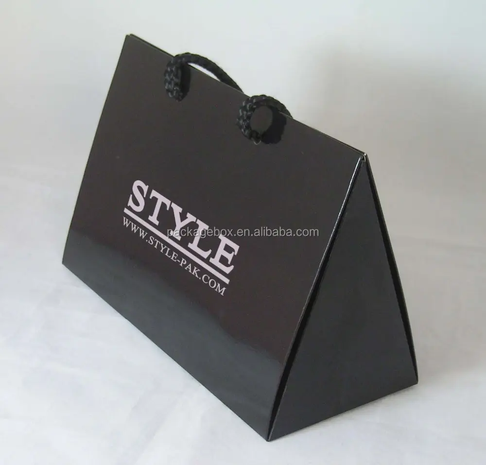 2021 공장 프로모션 매트 블랙 종이 가방 삼각형 모양 항목 캐리 가방 인쇄 럭셔리 삼각형 가방