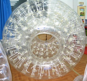 Yetişkinler için yüksek kaliteli PVC şeffaf ve renkli noktalar şişme haddeleme <span class=keywords><strong>ZORB</strong></span> topları