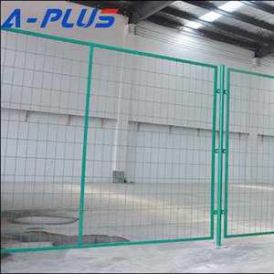 Anti-Corrosion Stability <strong>Welded</strong> Metal Net Protective <strong>Fence</strong> Netting