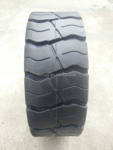 スクラップカーゴヤードフォークリフトタイヤソリッド18x 7x12 1/8 15x5x11 1/4電気電池式1.4トン7FBEU15