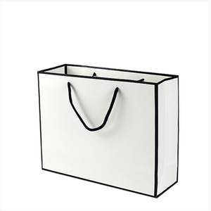 Customized logo Slogan White Paper <strong>Bag</strong> with Handle for Cosmetic - Product Image 3