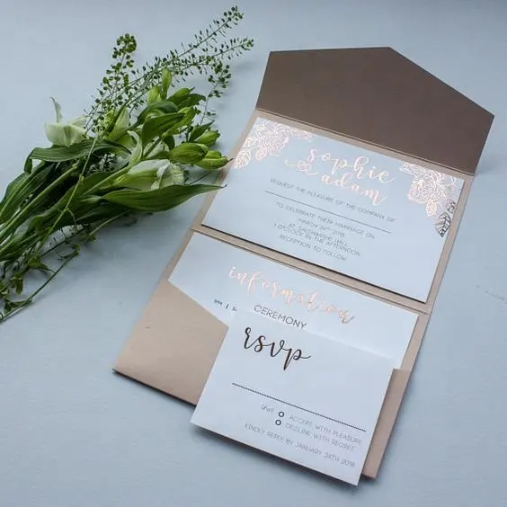 Inviti di nozze con tasche color pesca stampati floreali più belli e biglietti d'invito di compleanno tascabili personalizzati