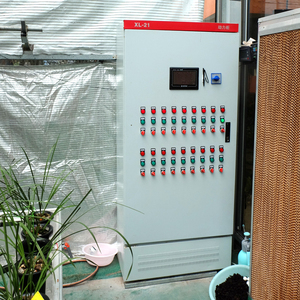Nuovo tipo di sistema di irrigazione a spruzzo per serra in vetro a controllo automatico intelligente programma avanzato di controllo del microcomputer