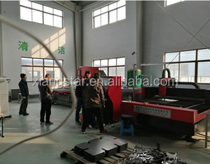 Precio directo de fábrica de la máquina de punzonado CNC equipada con tipo de plataforma de máquina de alimentación automática