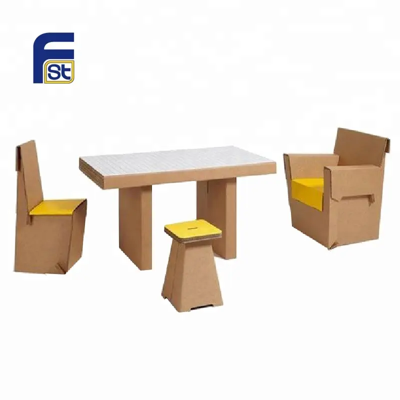 Modèle de table et chaise en carton, modèle en polyester