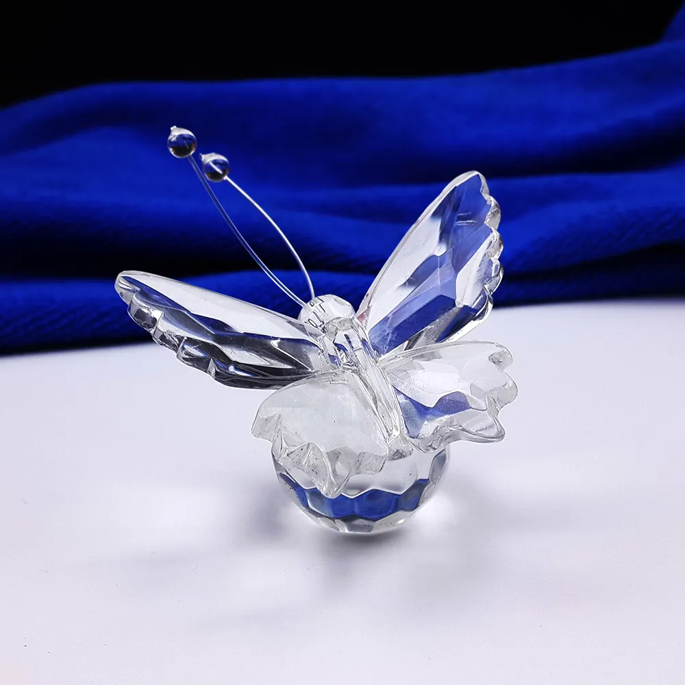 Jelas Kecil Kristal Butterfly Patung Hadiah untuk Pesta Pernikahan Souvenir