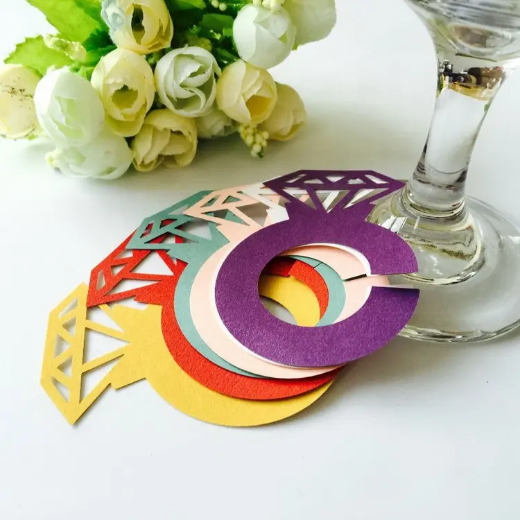 Tarjetas de mesa con anillo de diamante cortado con láser para copa de vino, suministros de fiesta de papel