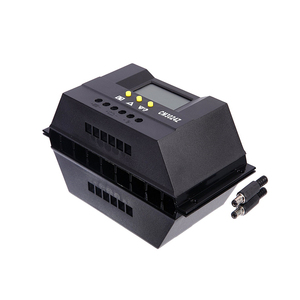 Controlador de carga solar 10A CE ROHS con pantalla LCD Cargador solar PWM manual de 12V - Product Image 1