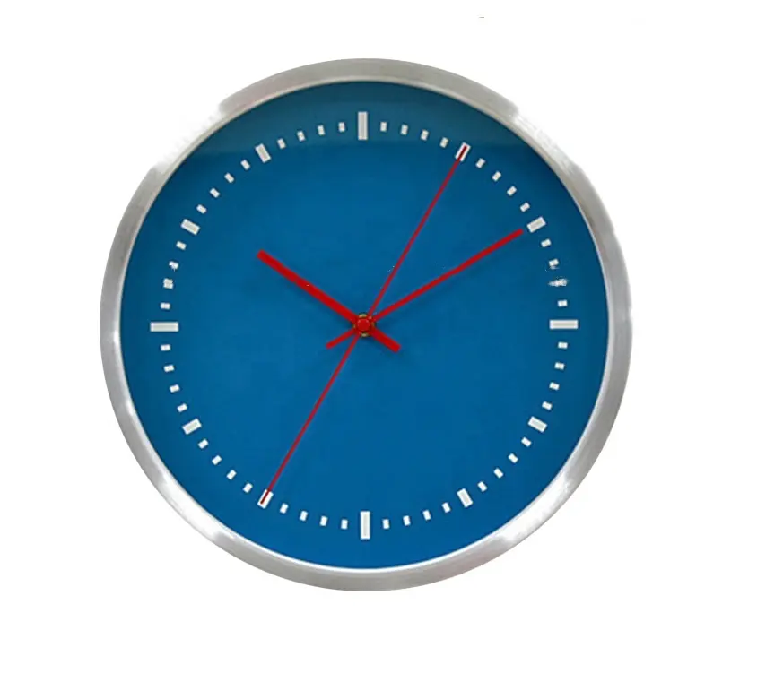 Mode bleu visage rond conception pas cher belle horloge murale décorative en métal pour la maison