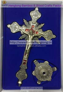 25センチメートルアンティークブロンズ仕上げEnamel合金クロス、Religious Standing Crucifix、金属合金の装飾クロス - Product Image 6