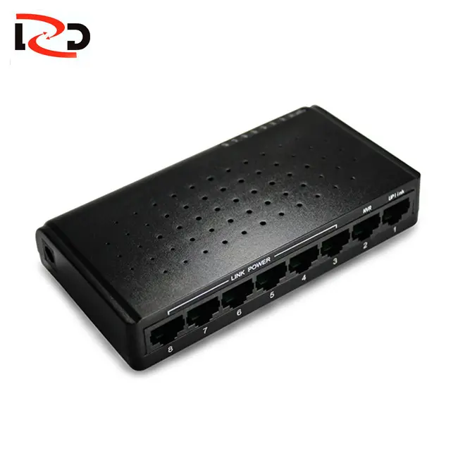 8 porta comprende 4 porte POE 10/100M ethernet interruttore 12v