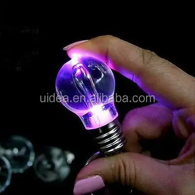 Großhandel Farbe ändern Mini LED Taschenlampe Licht Lampe Schlüssel bund für die Dekoration