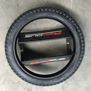 Yüksek Performans 3.00-18 Tubeless Motosiklet Lastikleri Ve Elektrikli Scooter Lastikleri Pneu Güney Amerika Için