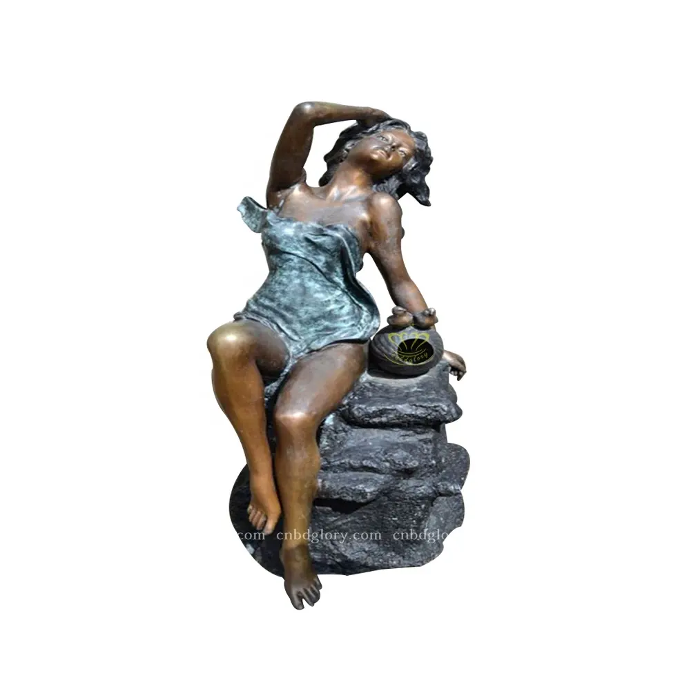 תכונת מים בגן עיצוב נוף קישוט מתכת אמנות קישוט פיסול ברונזה אישה מזרקת פסל