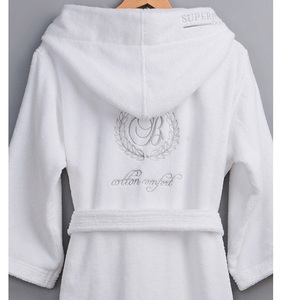 Embroidery Logo 5 Star Luxury Hotel Cotton Terry Hooded Bathrobe <strong>Cusum</strong> Logo Fluffy Robe Peingoir De Bain Spa Grande Taille