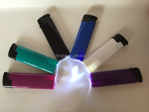 全新设计的具有led手电筒照明功能的多功能充气电子点烟器