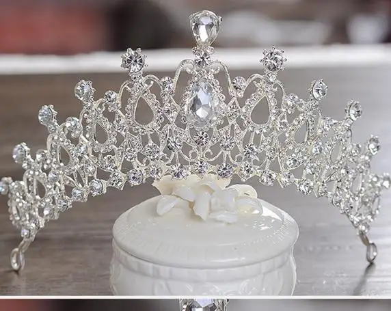 Commercio all'ingrosso di Nuovo Modo di Lusso di Cristallo Corona di Strass Diademi Corona Nuziale per Le Donne di Cerimonia Nuziale Della Sposa Accessori Per Capelli