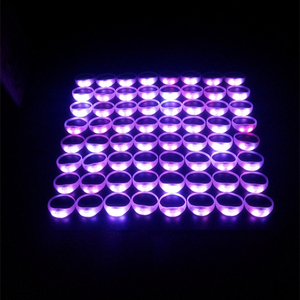 2021 Neues modernes und romantisches programmier bares Fernbedienungsglüh-DMX512-LED-Armband für Partys und Konzert veranstaltungen - Product Image 3