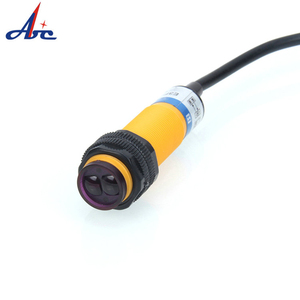 M18*1 <strong>diffuse</strong> type NPN NC dc 12-24v E3F-DS10B2 Cylinder Photoelectric <strong>Proximity</strong> <strong>sensor</strong>