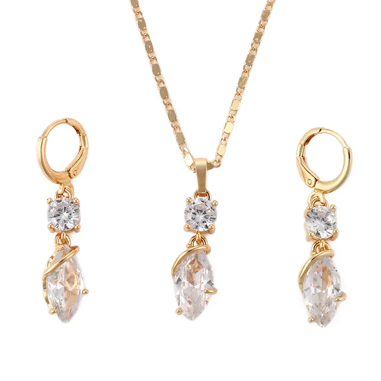 Guangzhou produttore di gioielli alla moda piccolo Dubai 18k oro placcato collana con orecchini set di gioielli regalo per donna