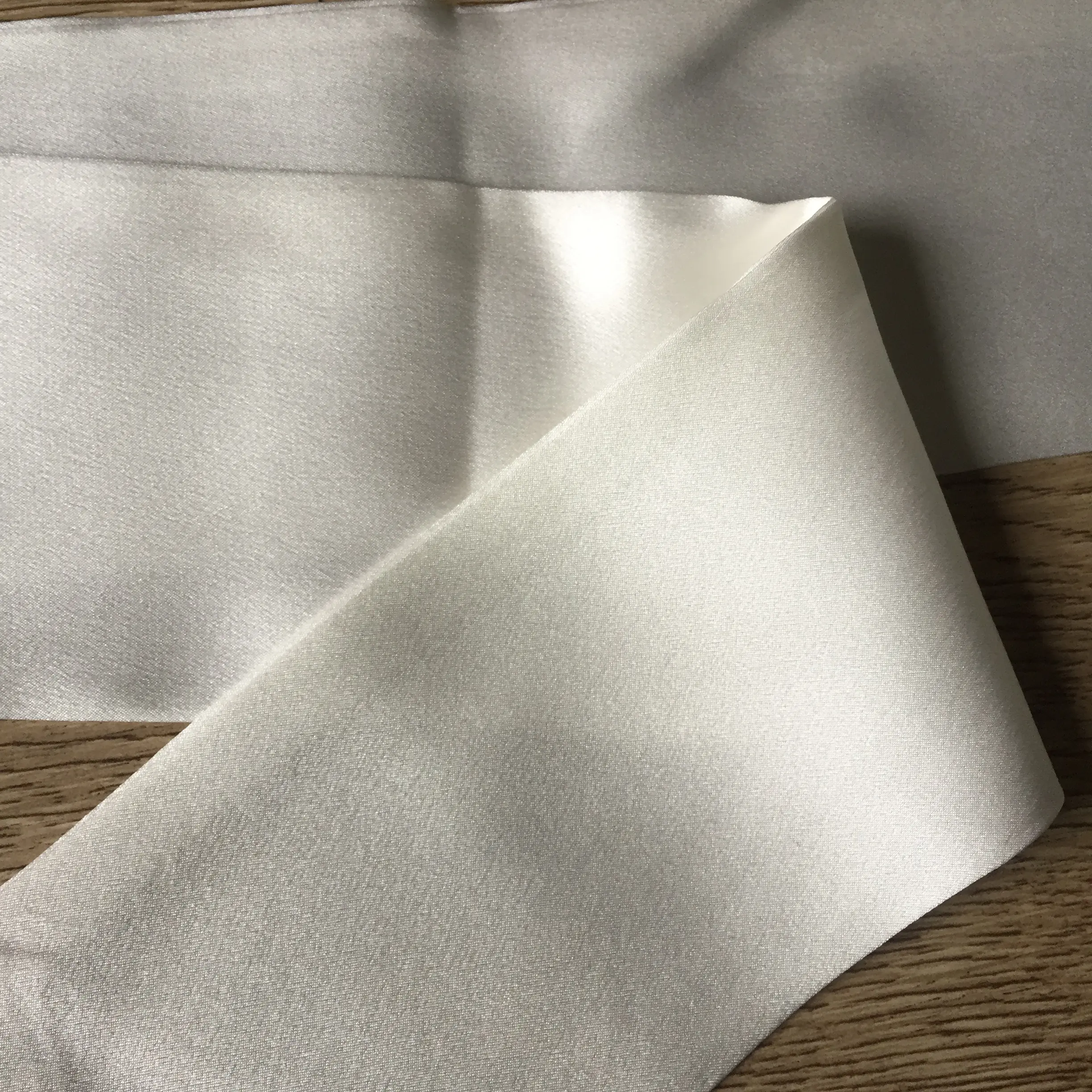 Charms 22 mm 100% Seide heiß verkaufen Habotai Schal weißen Stoff Großhandel für Männer Anzug Factory Sell Direct
