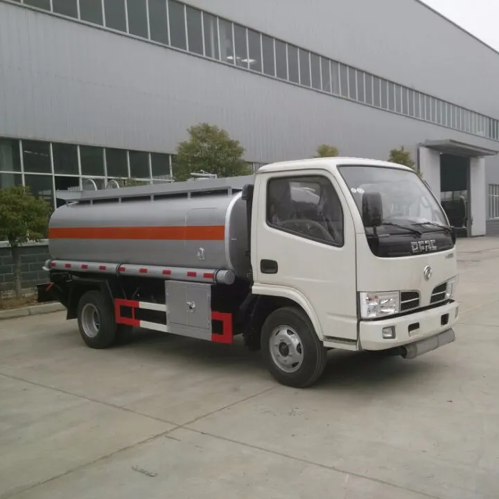 Piccolo Serbatoio di Benzina Camion Dongfeng 3cbm a 5cbm Camion Cisterna Olio Combustibile Diesel