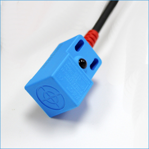 Q18 rechteckiger 5mm induktiver Sensor PNP 3 Drähte Näherung schalter mit Rohs - Product Image 3