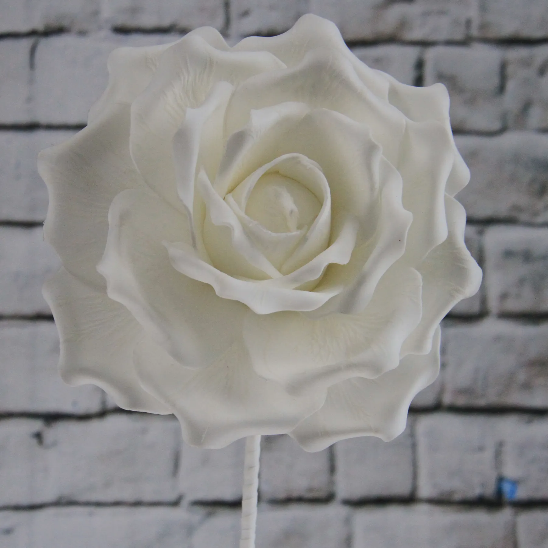 65 CENTIMETRI A MANO di ALTA QUALITÀ ARTIFICIALE STAMPATO della GOMMA PIUMA DEL FIORE GRANDE ROSA SINGOLO DECORAZIONE DELLA CASA