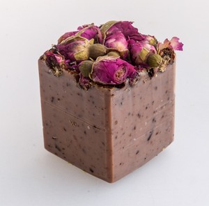 Oem Wholesale Fashion Luxury Nobleness New Design Beauty pink Rose Milk Dry Flower Fragrance Face and Bath Toilet Body <strong>Soap</strong> - Product Image 3