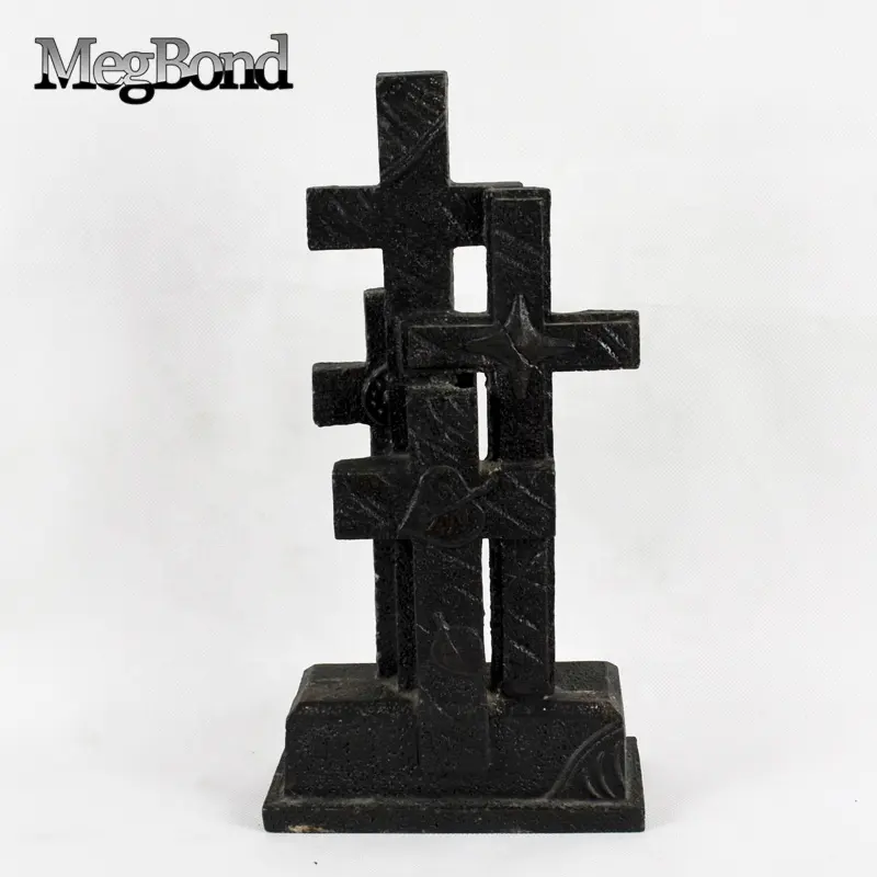 Multi croce sulla croce ornamento da tavolo per il pavimento e il giardino, oggetto antico che guarda la tavola trasversale