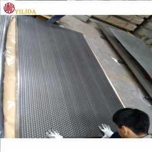 3mm delik boyutu siyah çelik delikli metal örgü tel levha için ekran