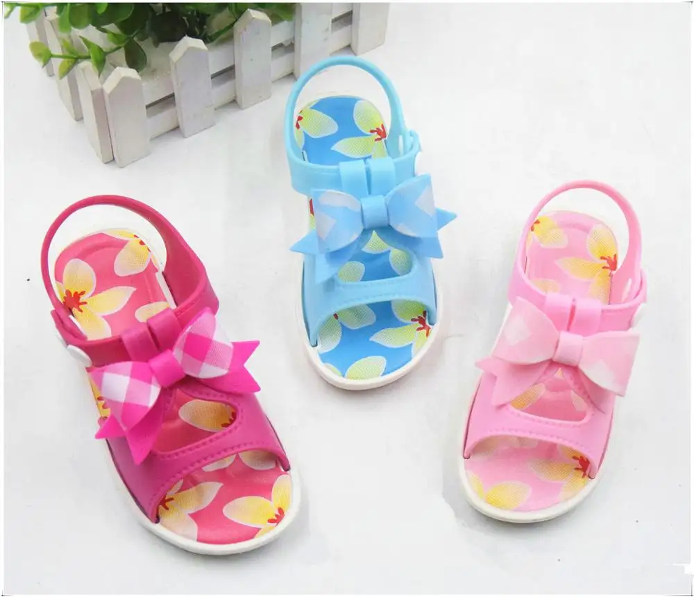 Nuovo e Stili Caldi di Vendita Cunei Perizoma Jinjiang di Sicurezza IN PVC Sandali per il Bambino e Bambini