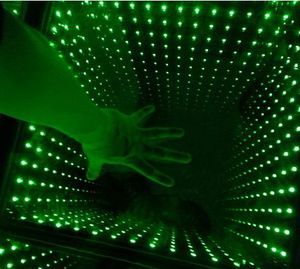 50X50cmポータブルミラー3Dインフィニティイリュージョン<span class=keywords><strong>LED</strong></span>トゥインクルダンスフロア