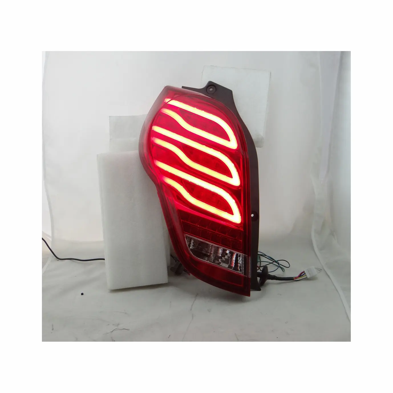 Lampu Belakang Dinamis Led untuk 2011 Chevy Spark 2014