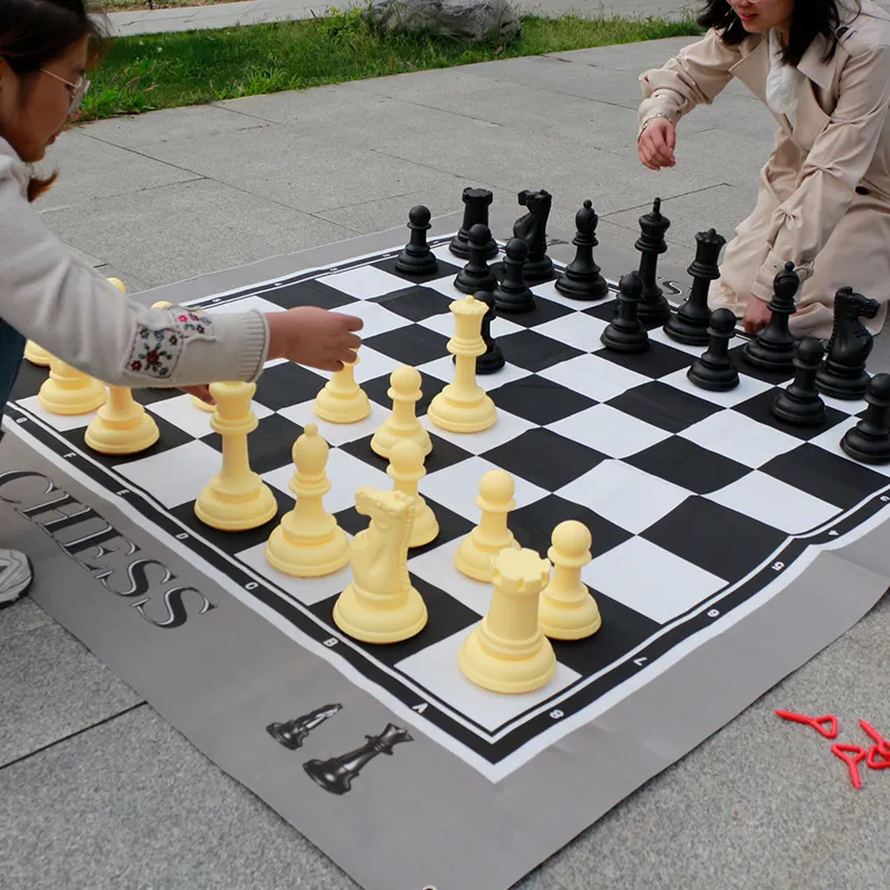 Géant en plein air Étanche Jeu D'échecs 6 pi résistant à L'humidité de échiquier d'échecs en plastique 10 pouces grand roi pions